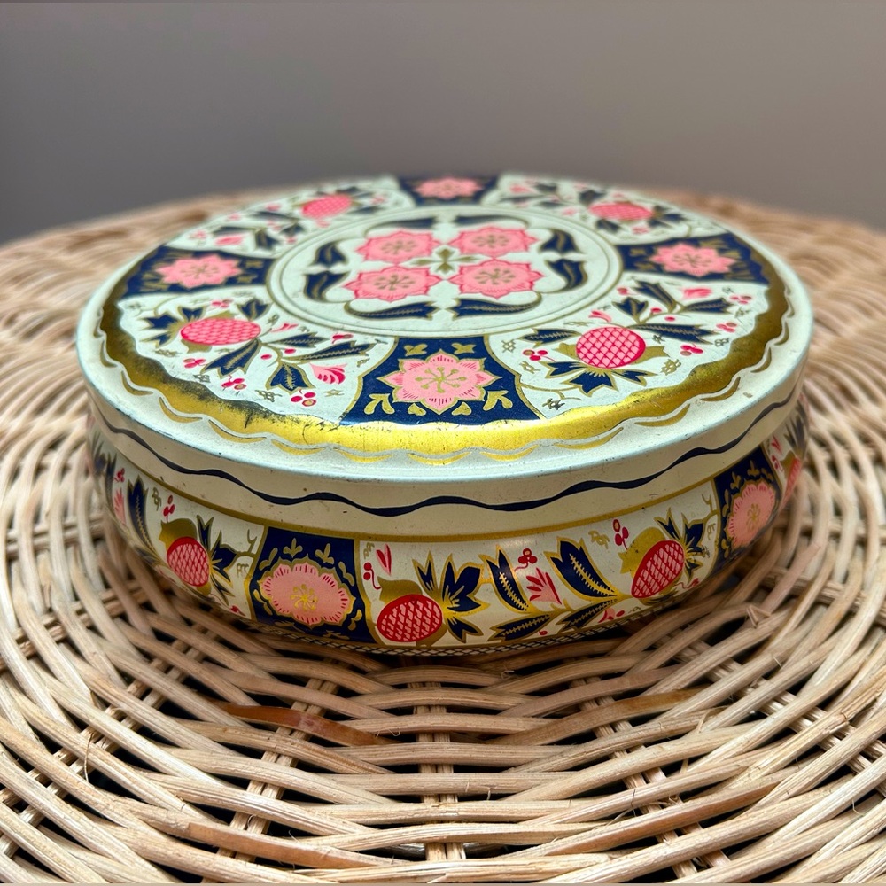 Vintage Cookie Tin